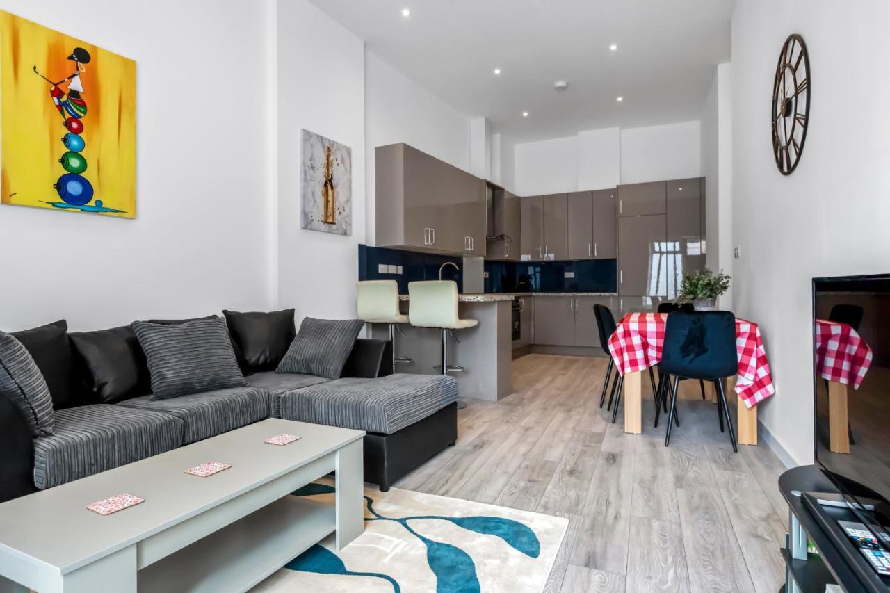 Lovely 1 Bedroom Apartment In Central ووكينغ المظهر الخارجي الصورة